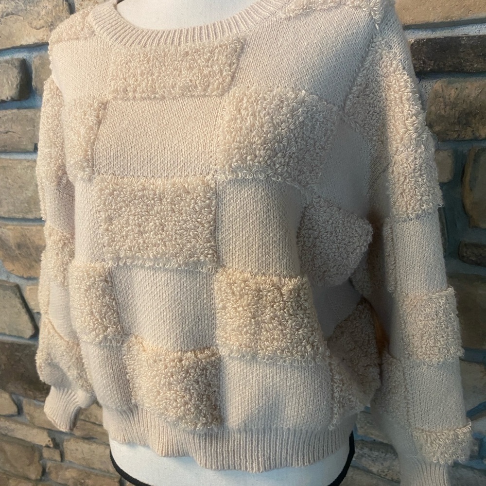 Women’s Cream Tan Checkered Textured Thick Sweater Pattern Winter New M-L - Picture 3 of 12